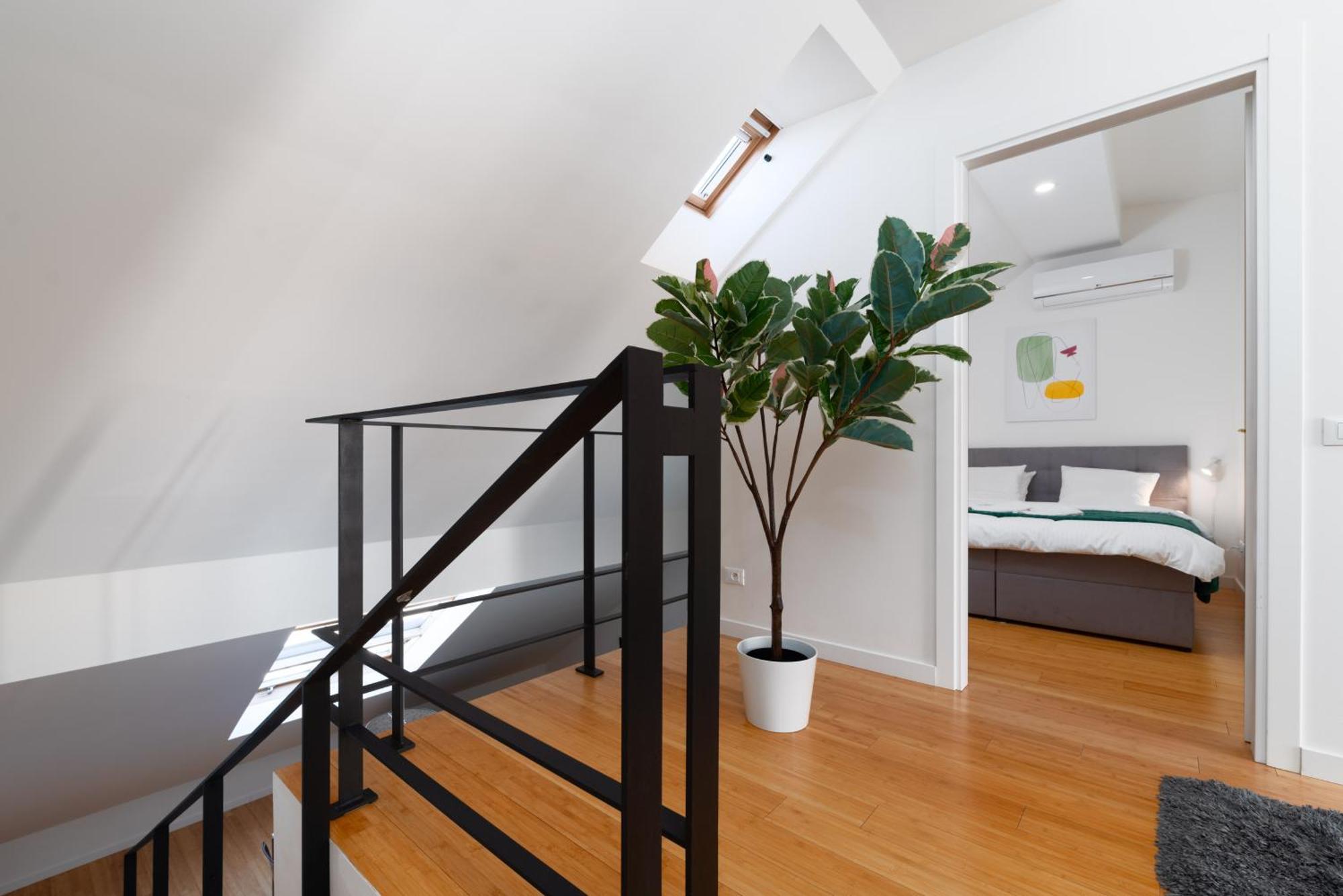 Two-Level Apart With A Terrace Near The Vltava River Prague Exterior photo