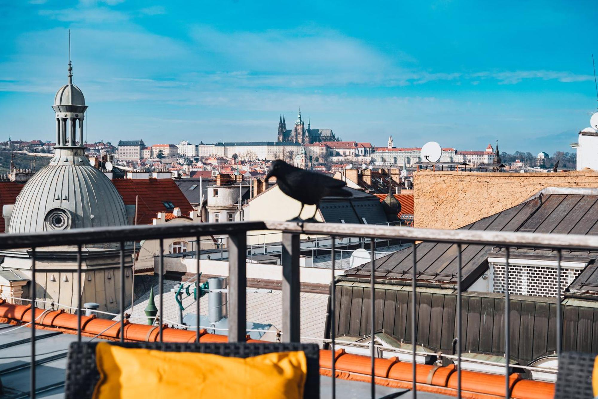 Two-Level Apart With A Terrace Near The Vltava River Prague Exterior photo